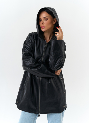 Женская куртка из натуральной кожи с капюшоном