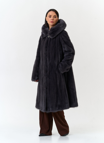 Шуба из меха норки с капюшоном