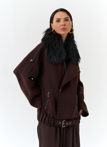 Женское укороченное пальто с отделкой из меха лисы