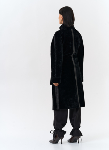 Женская двухсторонняя дубленка с поясом