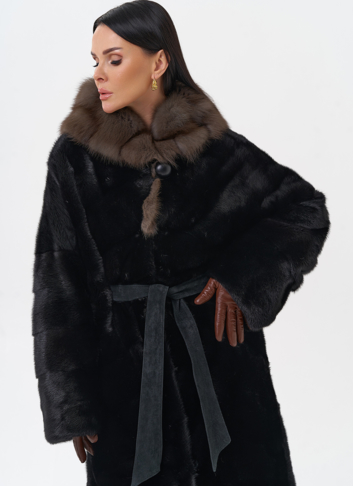 Норковая шуба с капюшоном из меха куницы