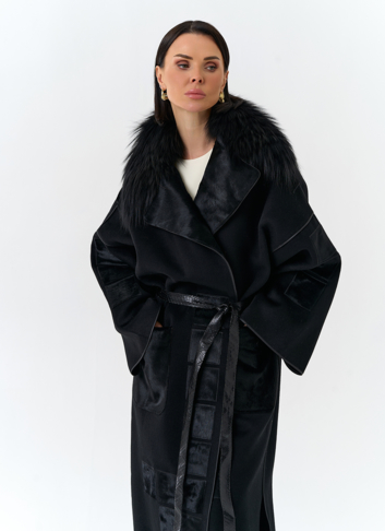 Женское длинное пальто с отделкой из меха лисы