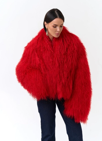 Красная шуба из ламы фото