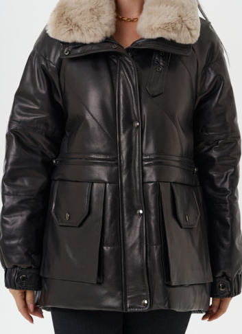 Пуховик из натуральной кожи с отделкой из меха кролика