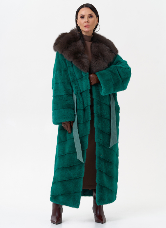 Норковая шуба с капюшоном из меха куницы