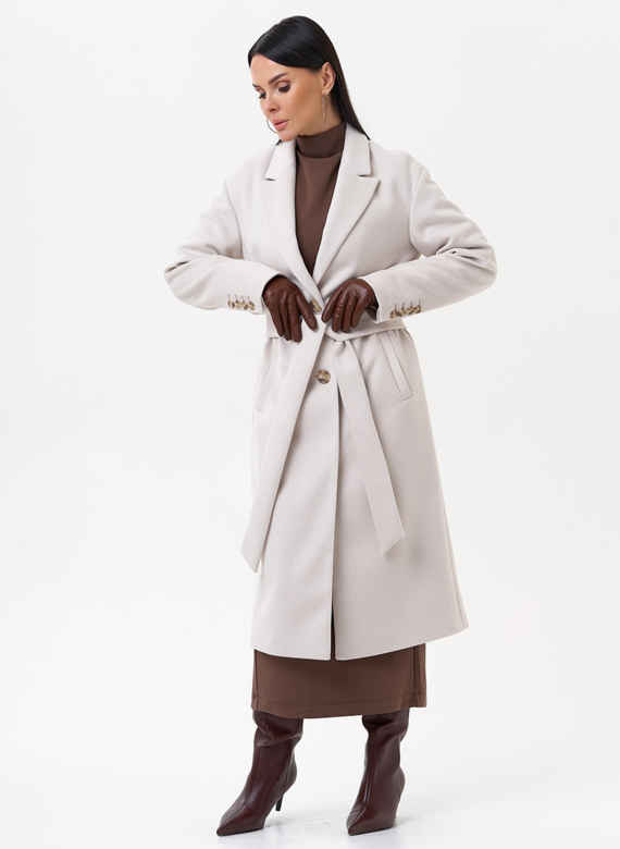 Женское пальто с английским воротником