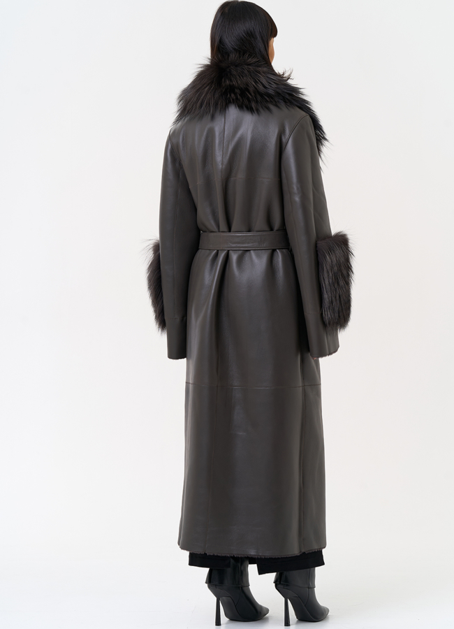 Женская натуральная дубленка с отделкой из меха лисы модель № 31610 в рассрочку