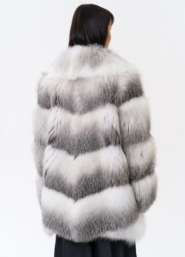 Шуба из белой лисы модель № 2521 в кредит