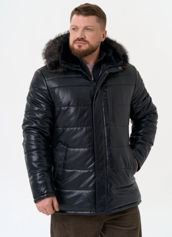 Пуховик из эко кожи с капюшоном из меха енота