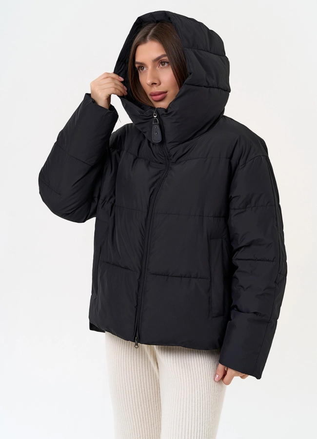 фото Женский пуховик черного цвета с капюшоном модель № 31586