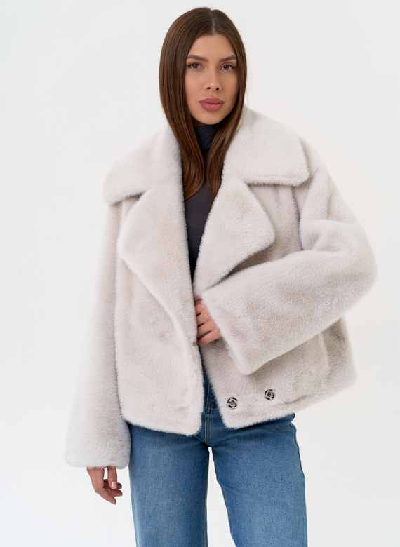 Женская куртка из эко меха с английским воротником