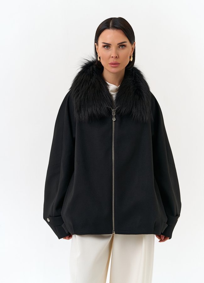 Женское укороченное пальто с отделкой из меха лисы модель № 32859 в рассрочку