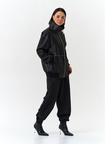 Женский бомбер из эко замши черного цвета