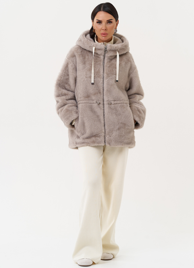 Женская куртка из эко меха с капюшоном модель № 31230 в рассрочку