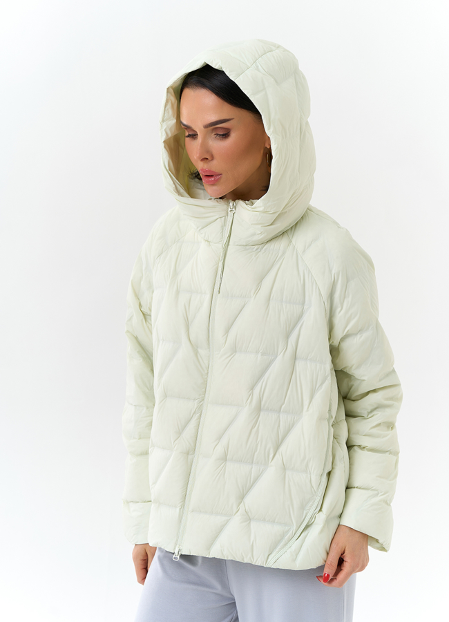 Женская куртка с капюшоном  модель № 32663 универмаг малина