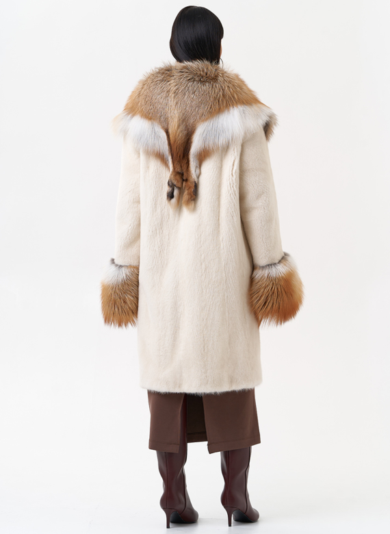 Норковая шуба с отделкой из меха лисы