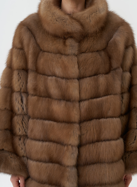 Шуба из куницы с воротником стойка