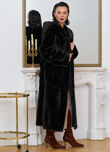 Женская шуба из скандинавской норки с капюшоном