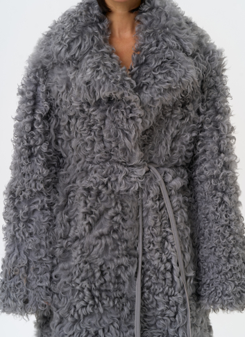 Женская двухсторонняя дубленка с английским воротником