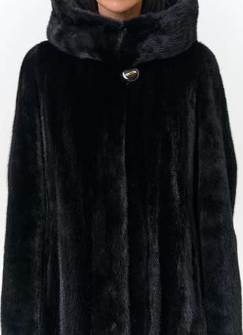 Шуба из меха норки с капюшоном