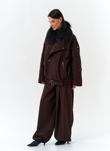 Женское укороченное пальто с отделкой из меха лисы