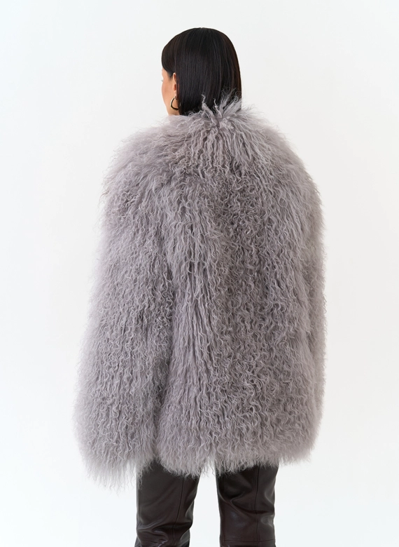 Женская шуба из меха ламы фото
