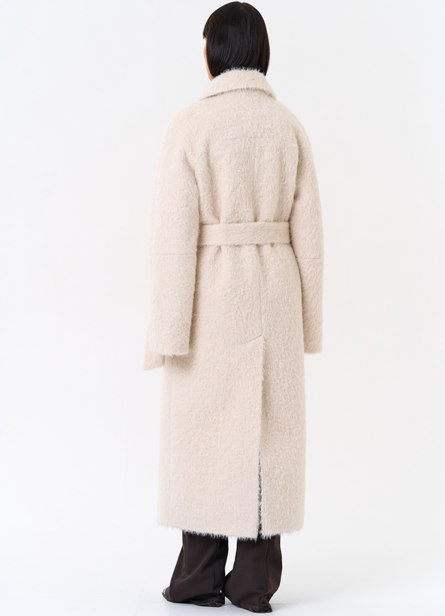 фото Утепленное женское пальто с английским воротником  модель № 31881