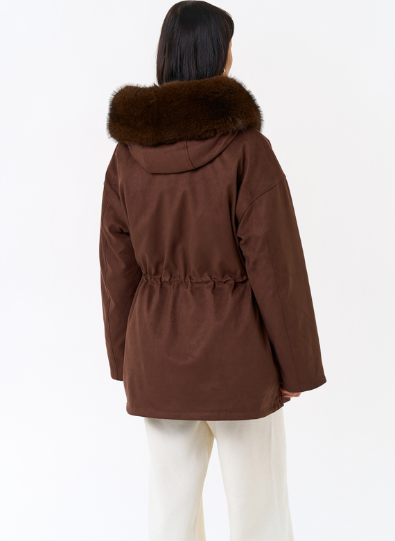 Женская парка из эко замши с капюшоном из эко меха