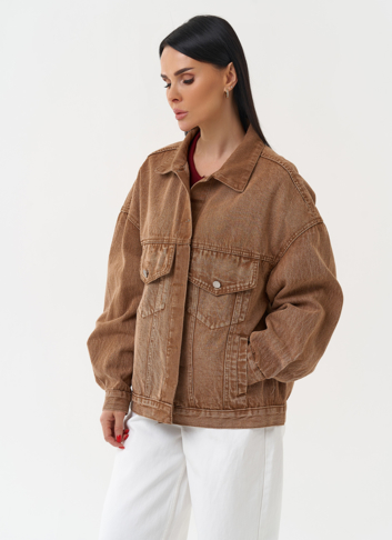 Женская джинсовая куртка коричневого цвета